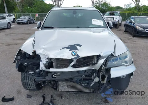 2013 BMW X5 xDrive35I/xDrive35I Premium/xDrive35I Sport Activity z USA, uszkodzony, nr VIN 5UXZV4C50D0E13745